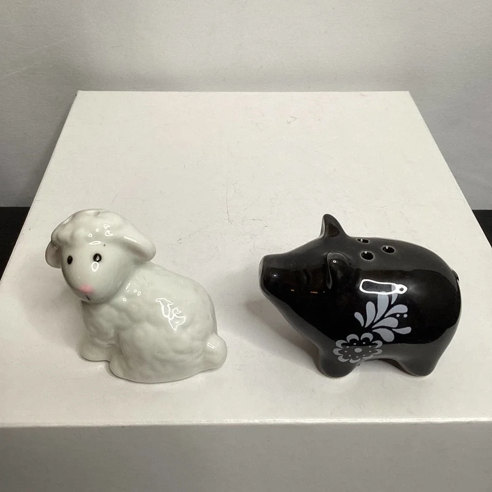 Salt and Pepper - Lamb and Pig - Picture 2 of 6